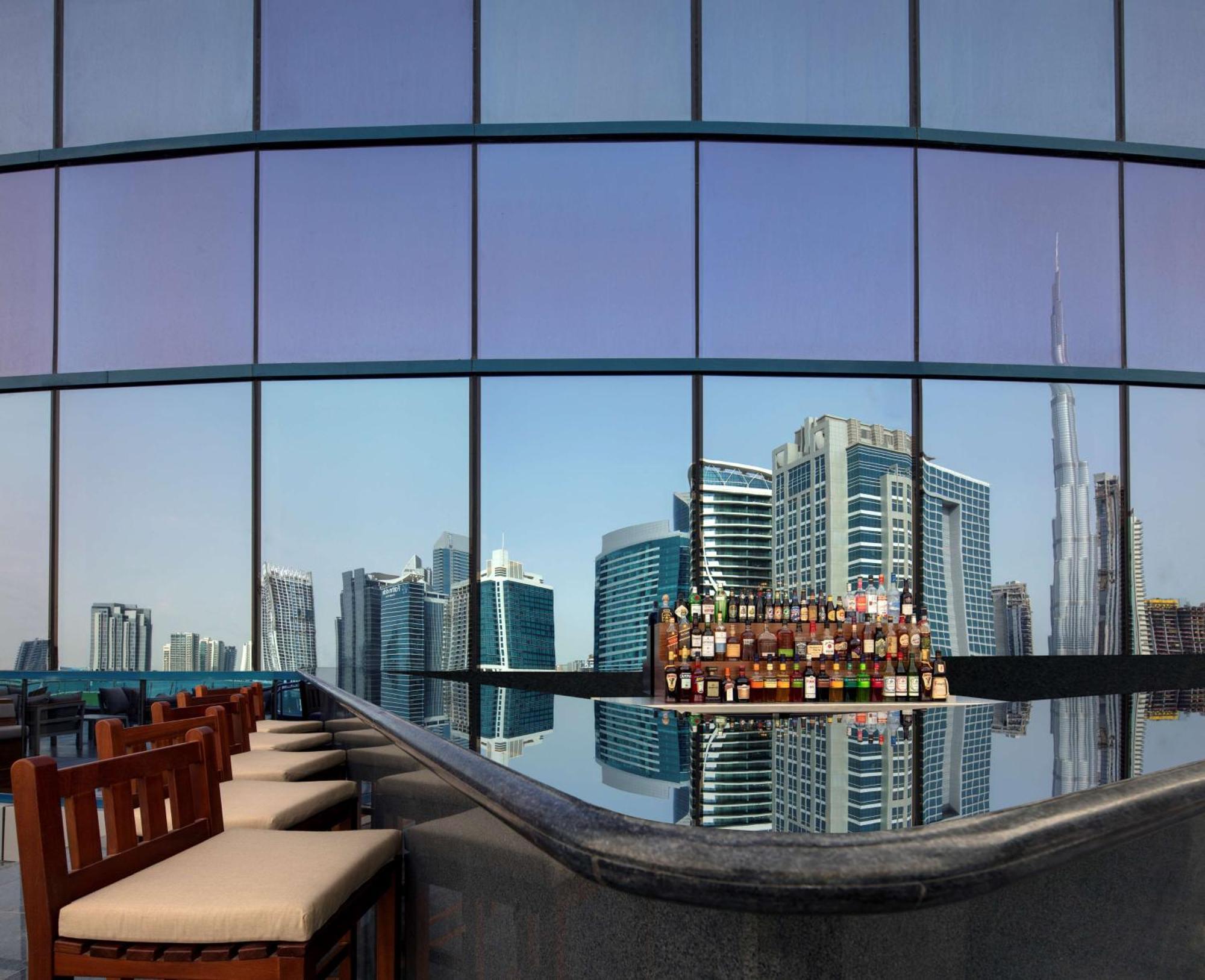 Radisson Blu Hotel, Dubai Waterfront Bagian luar foto